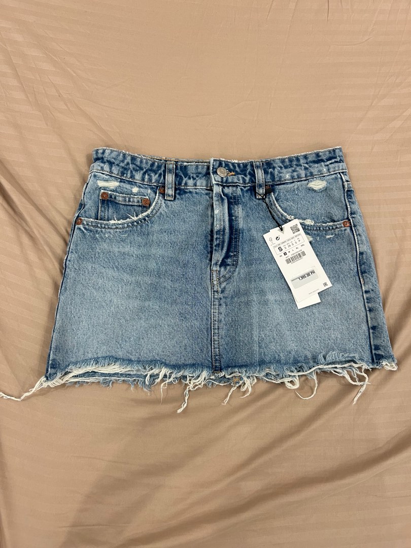 Zara Denim Mini Skirt, Women's Fashion, Bottoms, Skirts on Carousell