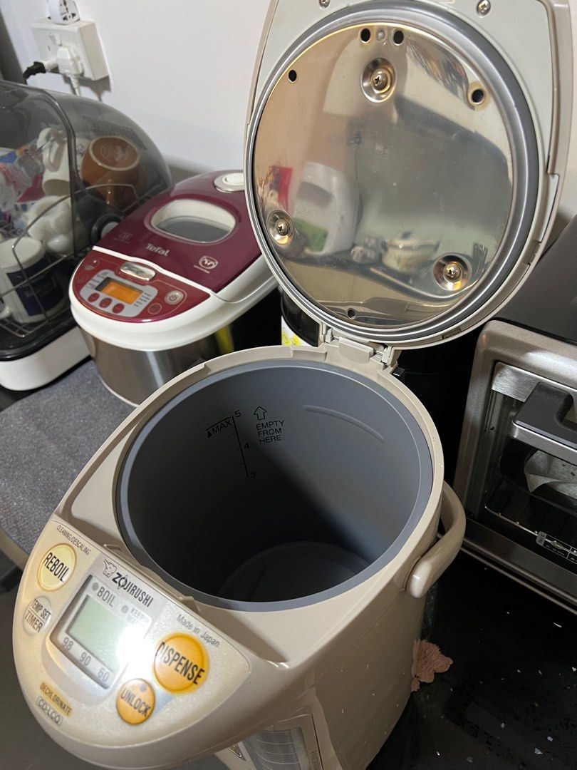 Zojirushi made in japan air pot, TV & Home Appliances, Kitchen