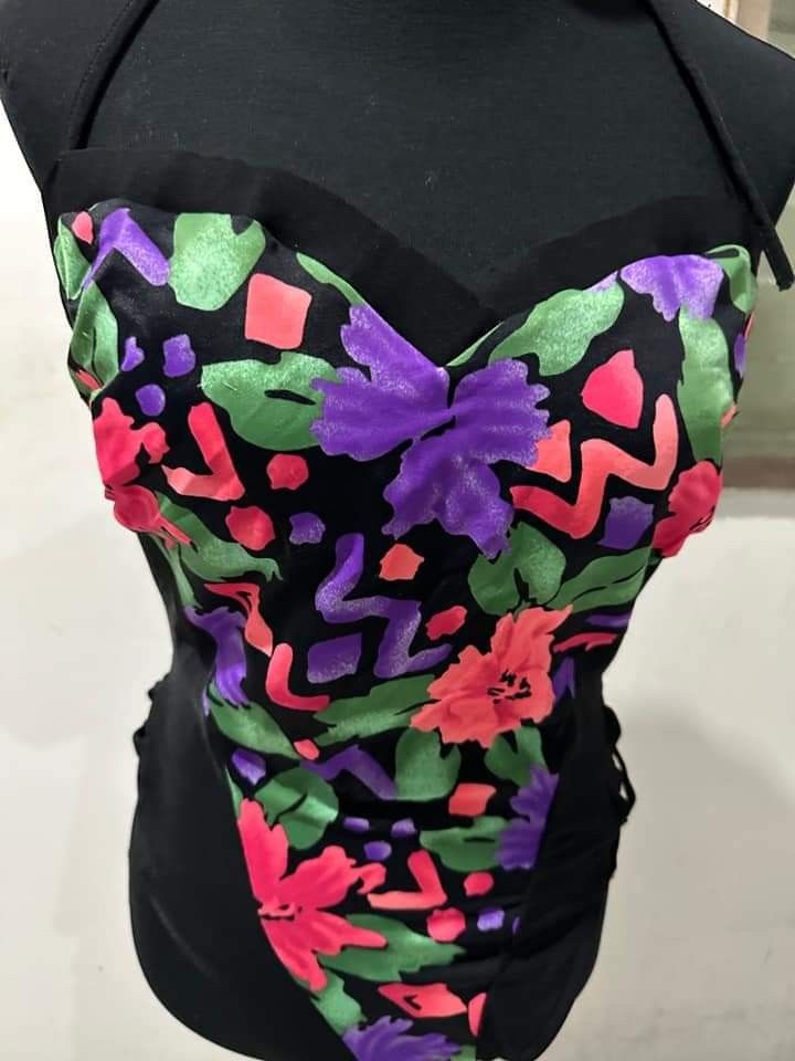 1 pc Swimsuit Large (Category: Bikinis & Swimsuits) located in Makati City. Submitted by heryet (Listing ID 1215054826, Image 1). Description: .