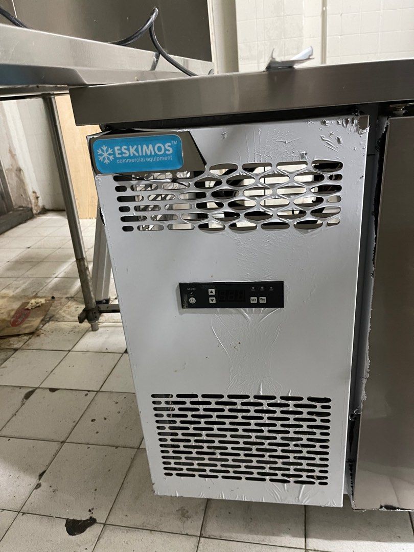 2 door Table Top Chiller auto defrost system!, TV & Home Appliances