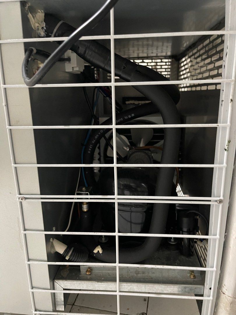 2 door Table Top Chiller auto defrost system!, TV & Home Appliances