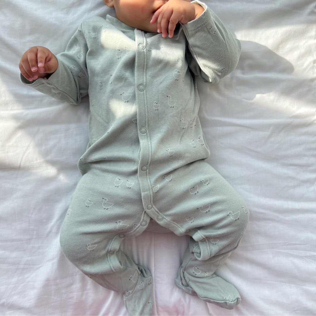 6 9M H M Sleepsuit