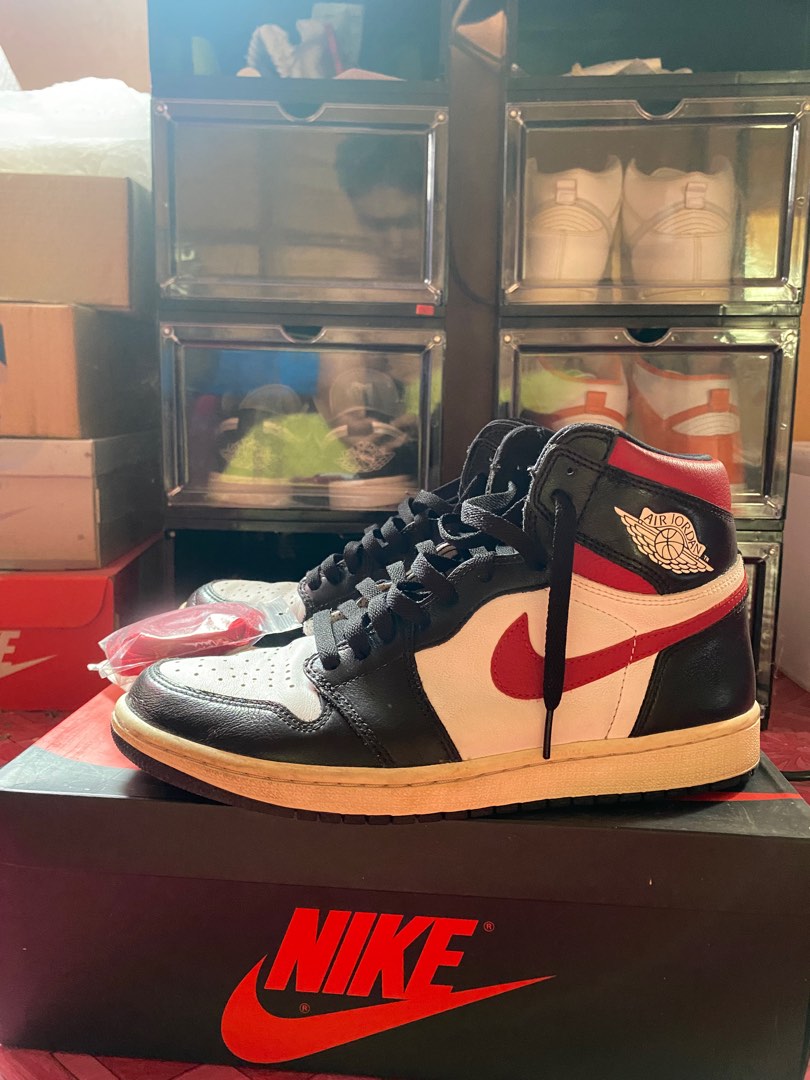j1 high gym red