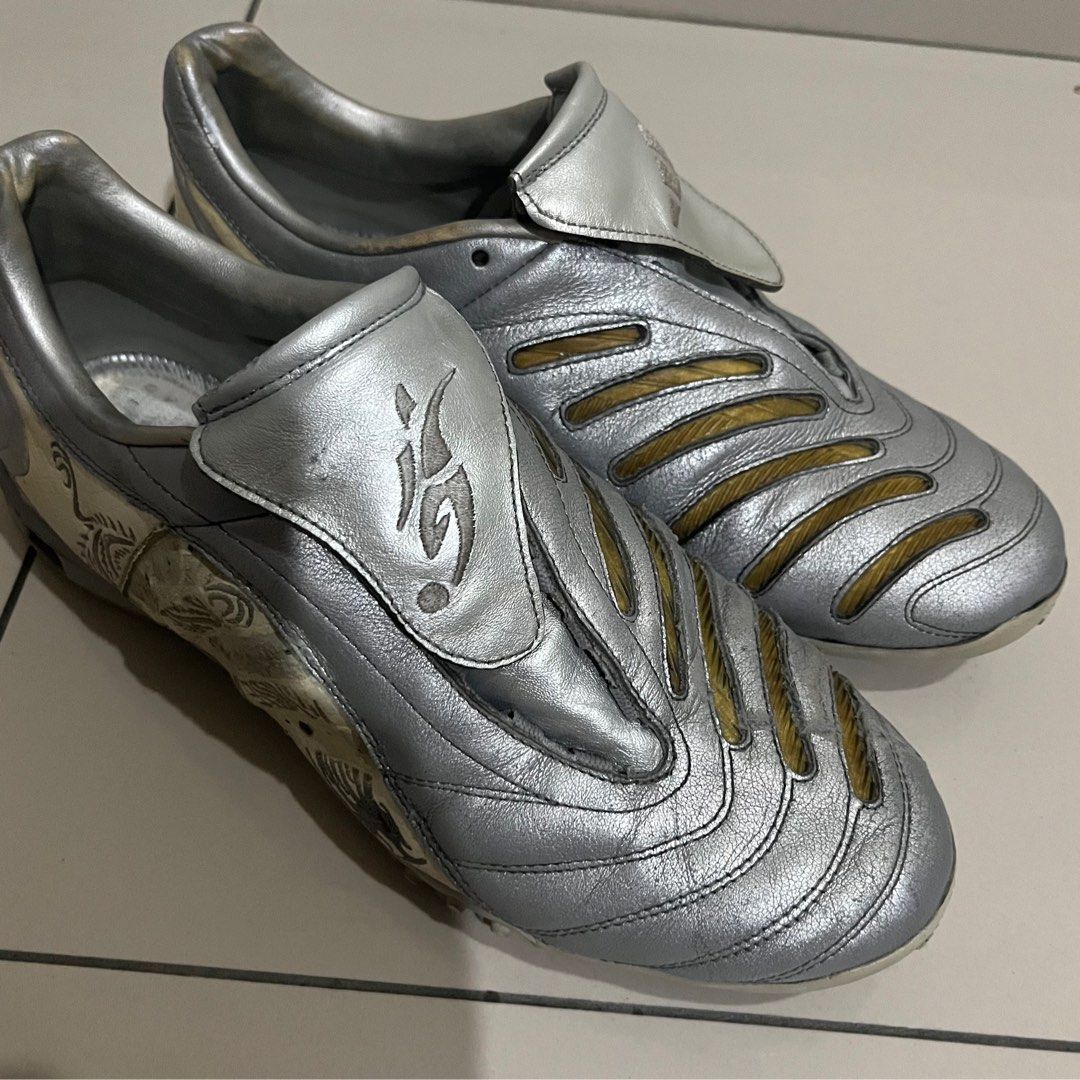 David Beckham 2004 Adidas Predator Dragon Football Boots Silver | lnps.mx