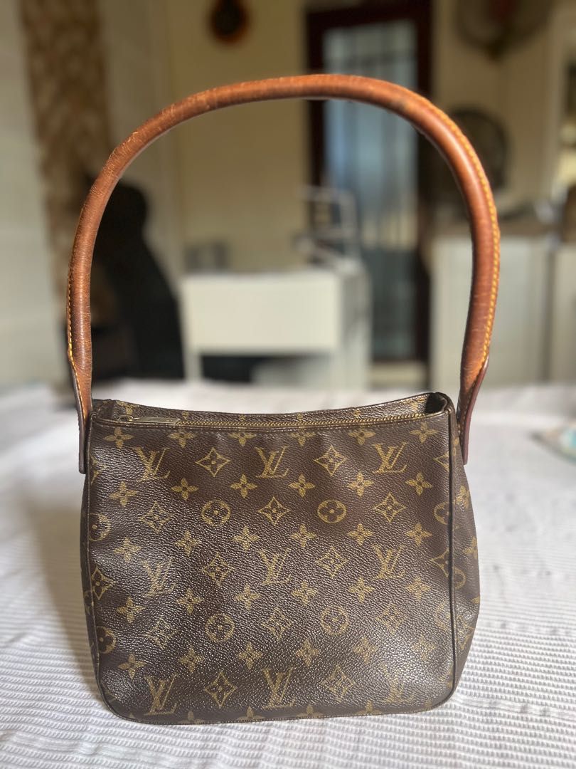 Authentic LV looping bag mm (Category: Luxury Bags & Wallets) located in Rizal. Submitted by aata_ (Listing ID 1214957679, Image 2). Description: .