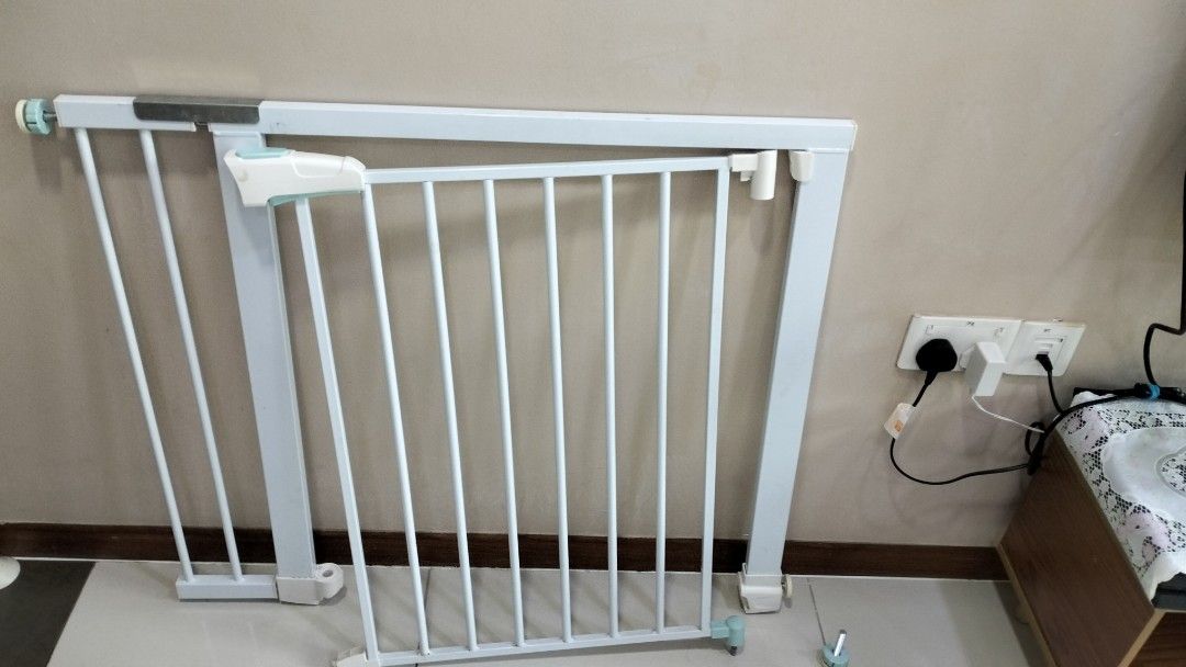 Safety first 2024 baby gate tesco