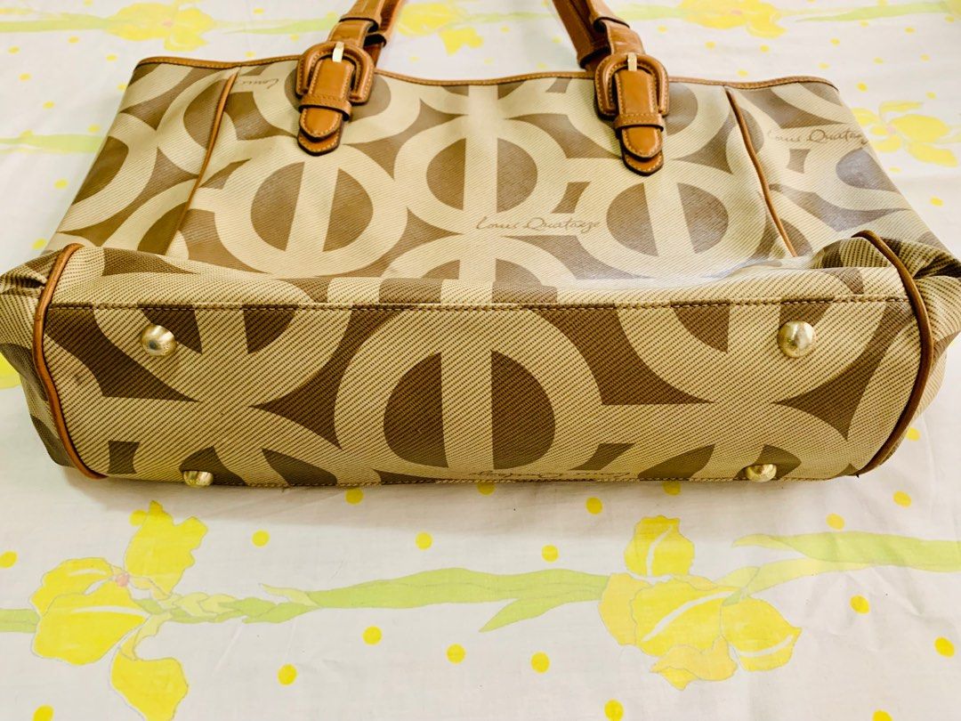 Louis Quatorze Tote Bag (Category: Luxury Bags & Wallets) located in Cavite. Submitted by belle.envie (Listing ID 1215032174, Image 3). Description: ❤️Very good condition ❤️No flaws just minimal sign of use ❤️comes with a dust bag ❤️8/10.