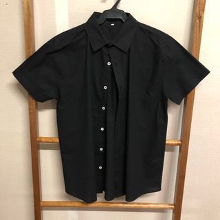 Black short sleeves