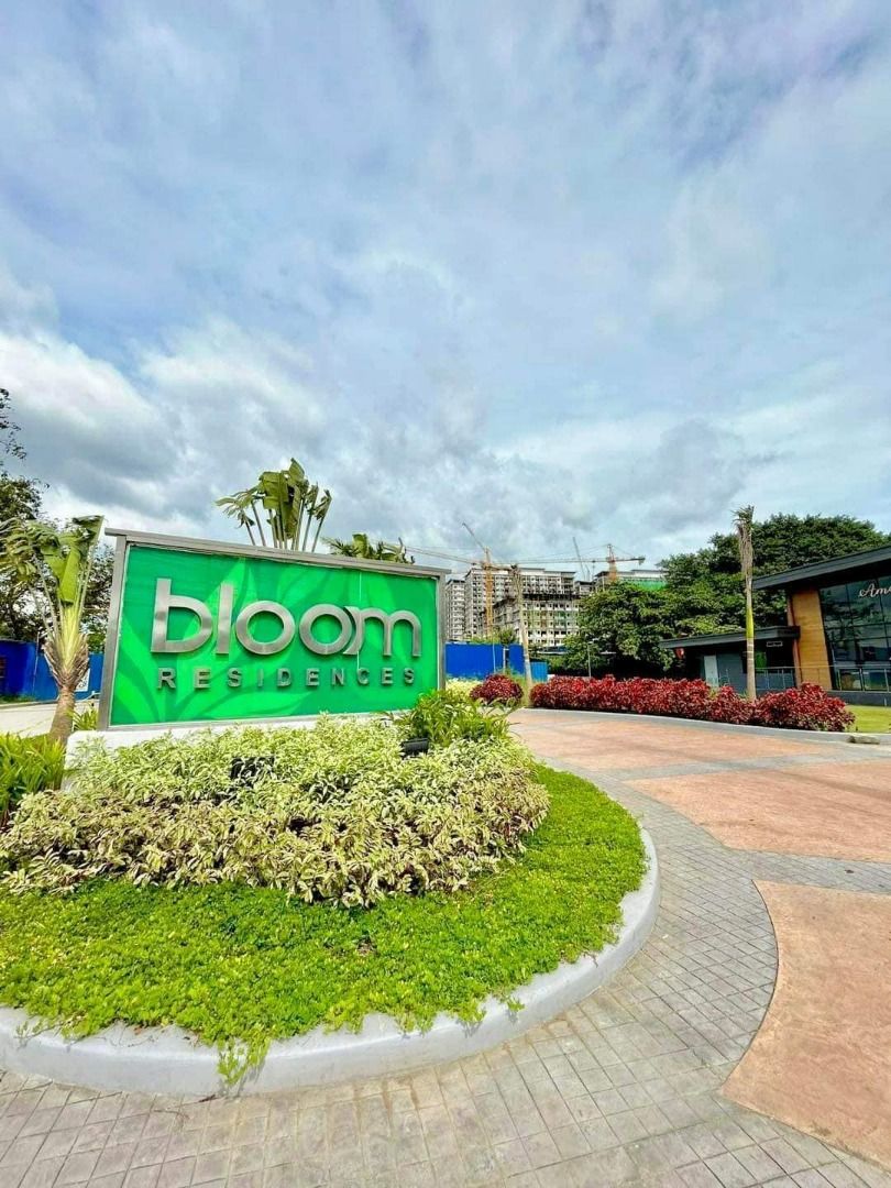 Bloom Residences of SMDC Condo in Paranaque Few minutes to Makati CBD ...