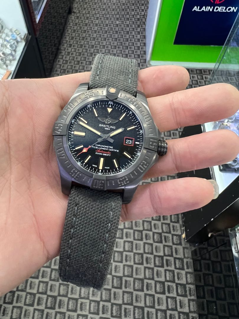 Breitling avenger discount blackbird 44 review
