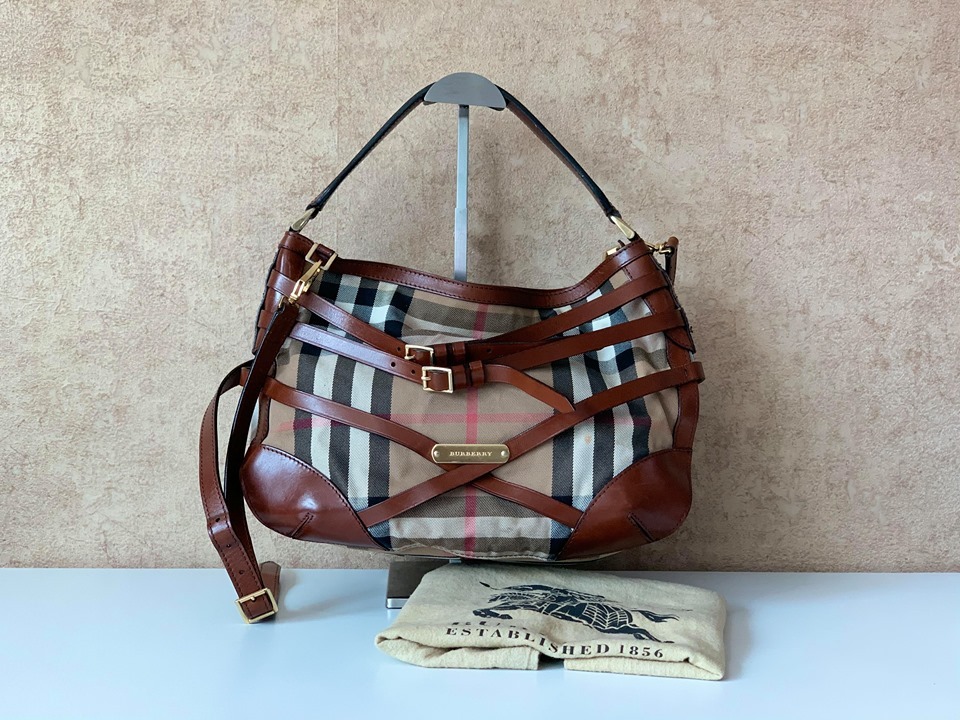 Small burberry crossbody shop