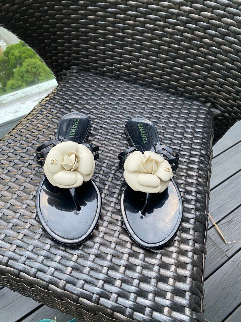Chanel rubber flip clearance flops