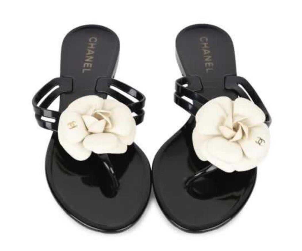 Chanel camelia rubber flip flops, Women's Fashion, Footwear, Flats on ...