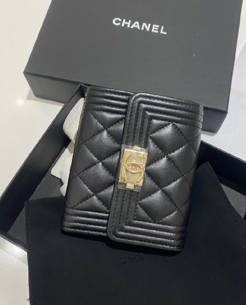 Chanel Trifold Wallet, Women's Fashion, Bags & Wallets, Purses