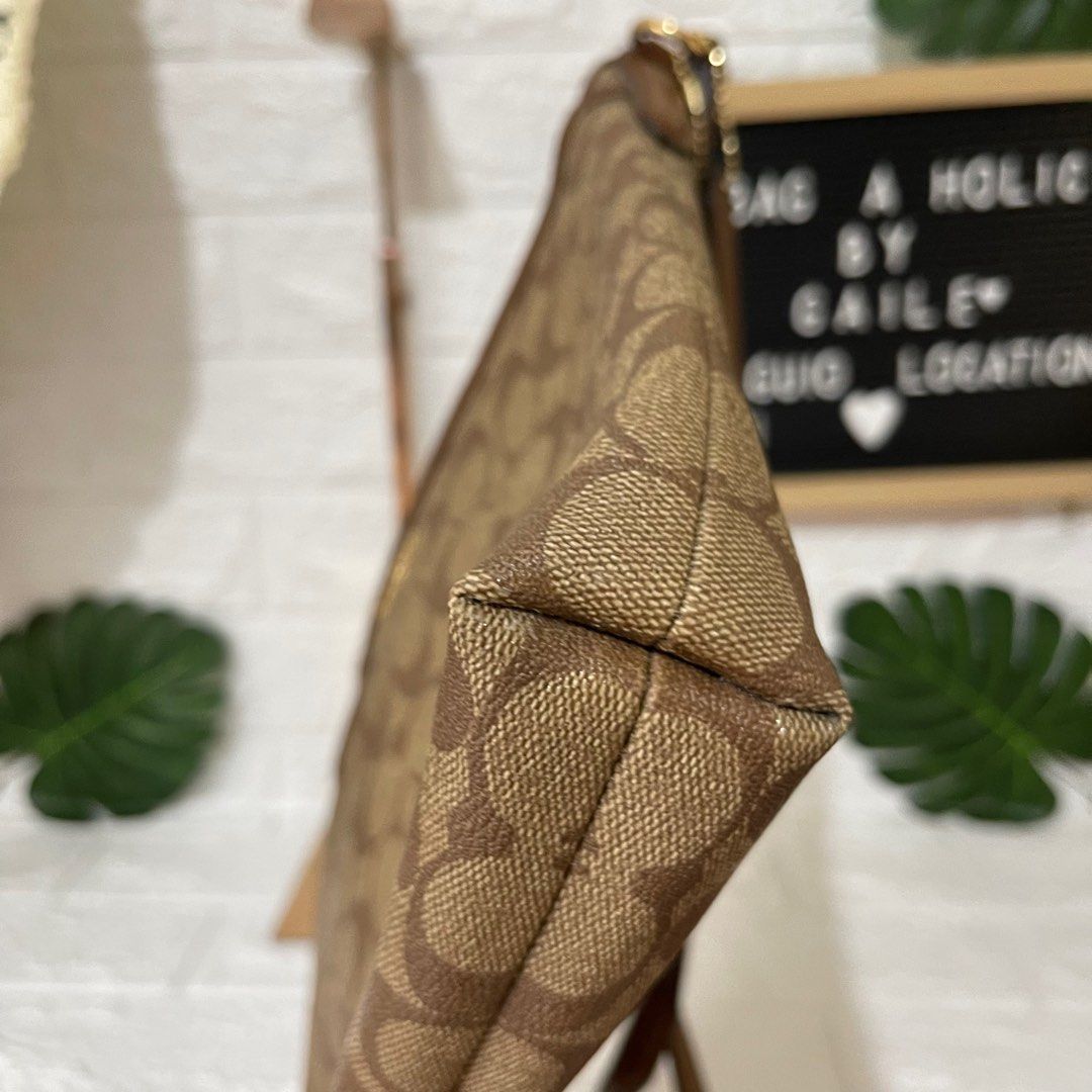 coach file bag on Carousell