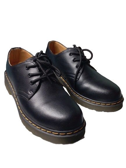 Dr martens shop boots low cut