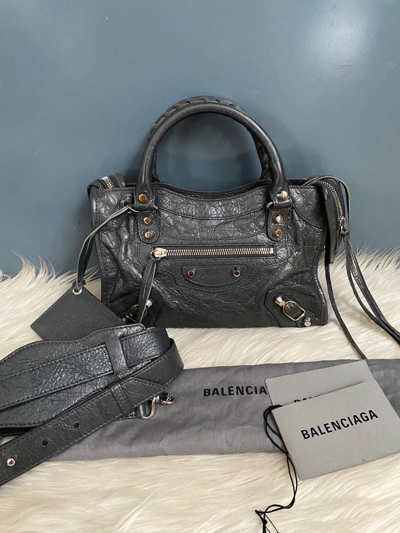Fast Sale, VGC, Balenciaga Mini City Classic Grey Shw 2020 Stamp U, With  strap, booklet, mirror and dustbag, •Nett, •Exclude ongkir ❤💕💗