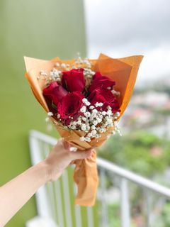 Fresh rose bouquet Valentine’s Day available
