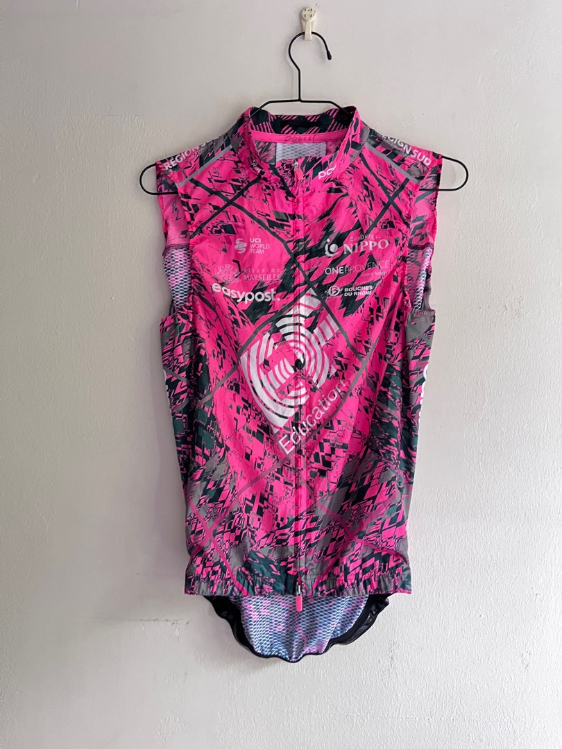 Rapha EF Gilet Team Issue, Men's Fashion, Activewear on Carousell