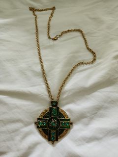 Gold green medallion fashion necklace