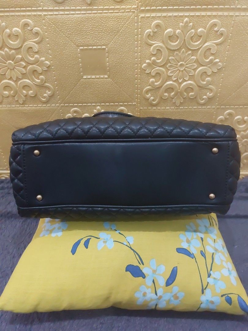 Guess Original (Counter Indonesia) Maila Girlfriend Satchel Black