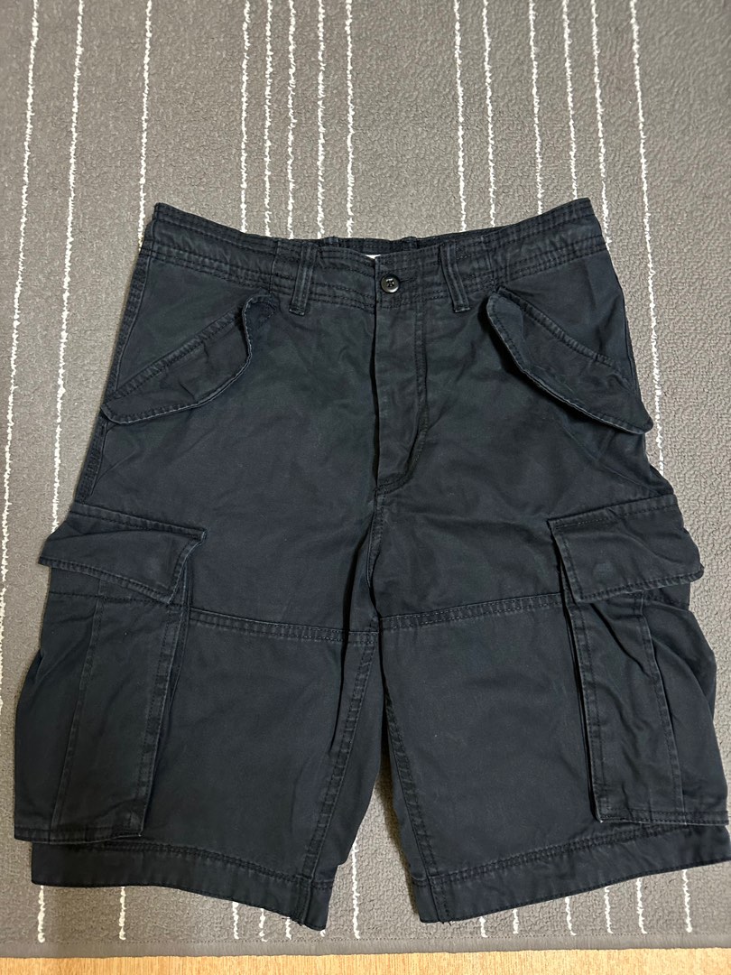 H M Logg Cargo Shorts Men s Fashion Bottoms Shorts on Carousell