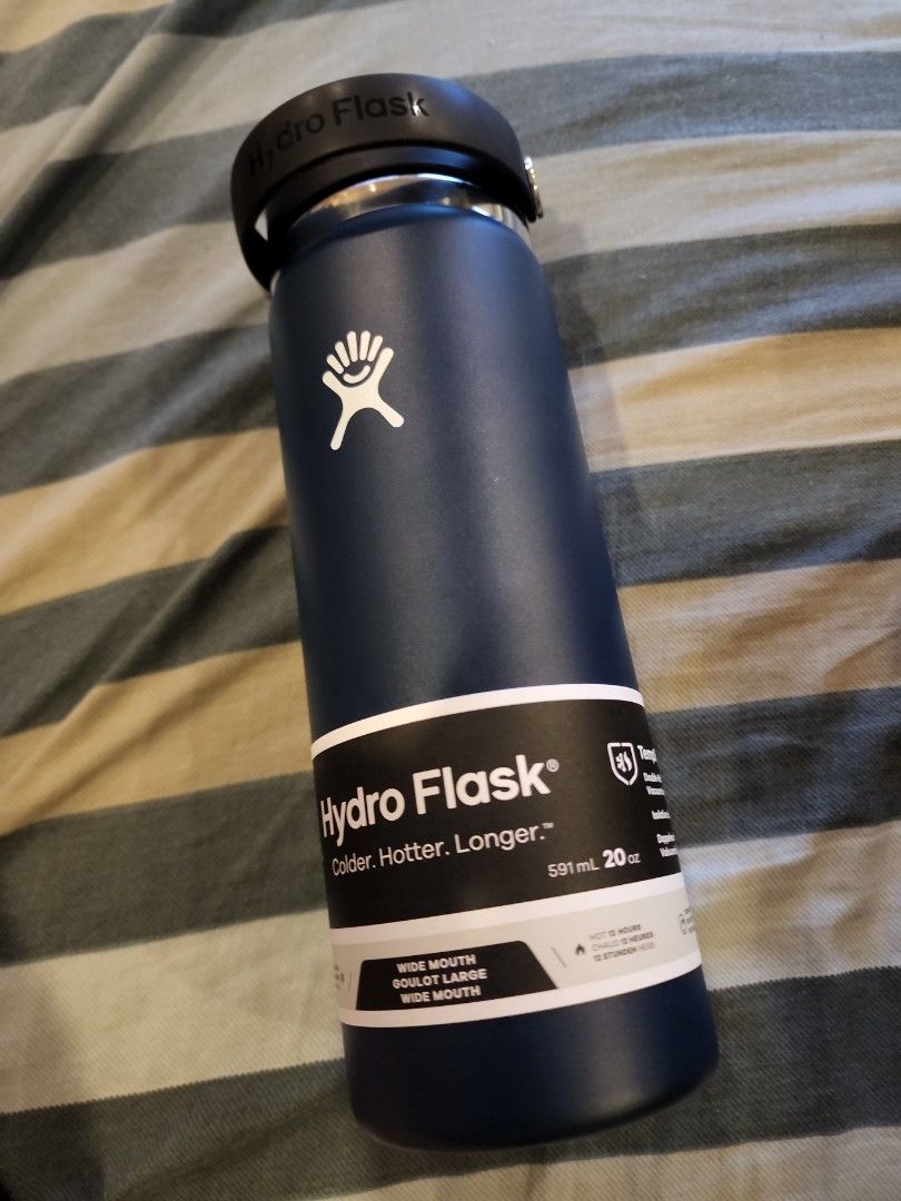 Hydro Flask 20 Oz Water Bottle in Goji - W20BTS612