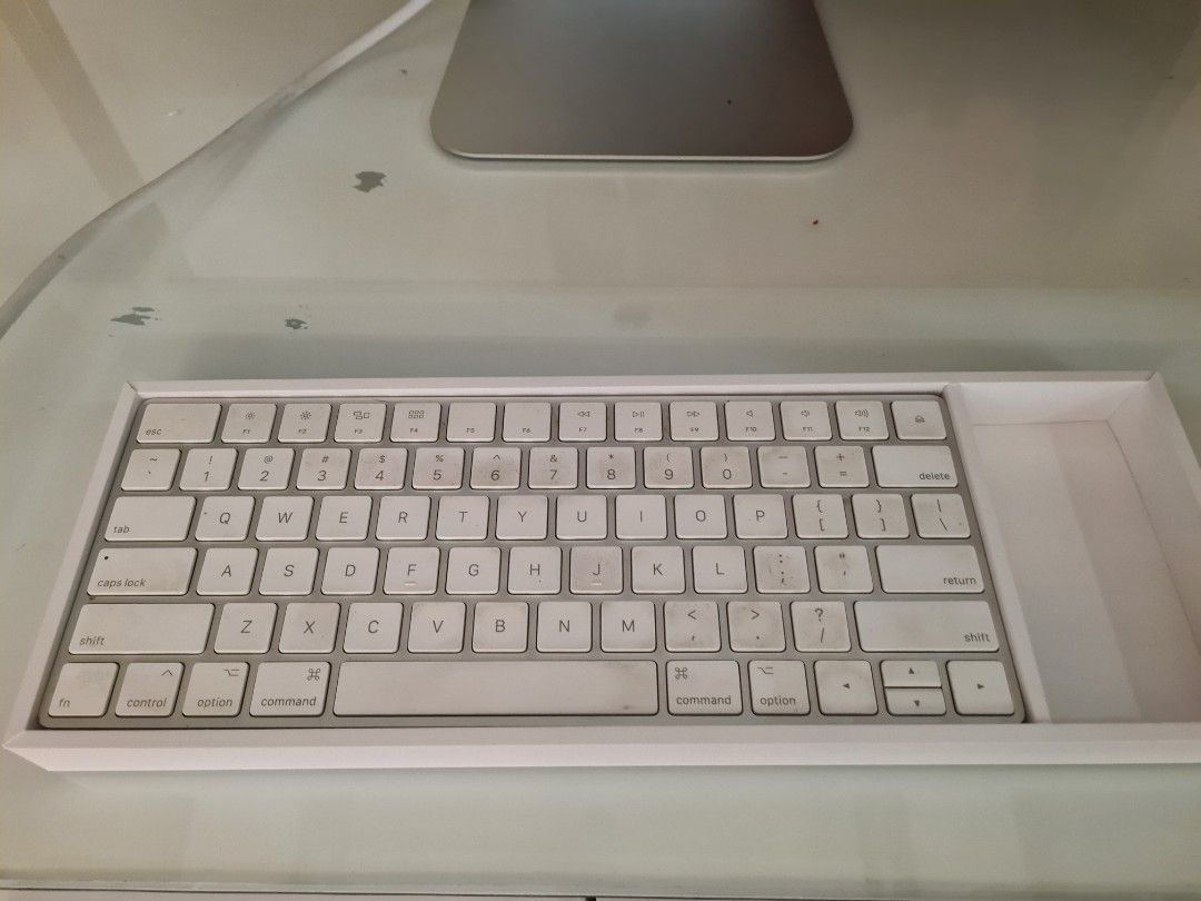 iMac 2020, 27-inch (Category: Desktops) located in Mandaluyong City. Submitted by keiomochi (Listing ID 1214991767, Image 2). Description: - Processor: 3.8 ghz 8 core intel, I7 - Memory: 32 GB Ram - Graphics: AMD Radeon 8GB - HD space: 1Tb - Keyboard and mouse are included with box - Still operating smoothly and exterior looks new - Feel free to message me for any inquiry or question - RFS: switch back to laptop - Open to negotiate price.