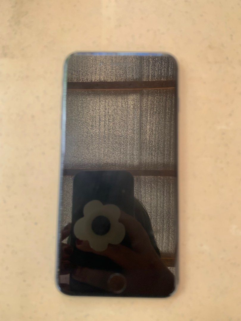 iphone 8 plus very smooth (Category: iPhone 8 Series) located in Makati City. Submitted by jeninegalvez (Listing ID 1214982731, Image 3). Description: selling my dad's iphone. very smooth no issues rfs: bought him a new iphone 14 last xmas.