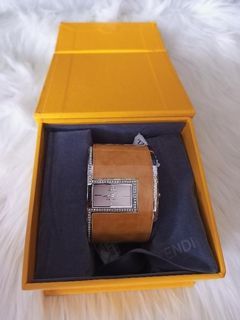 Jam Tangan Jennifer Lopez