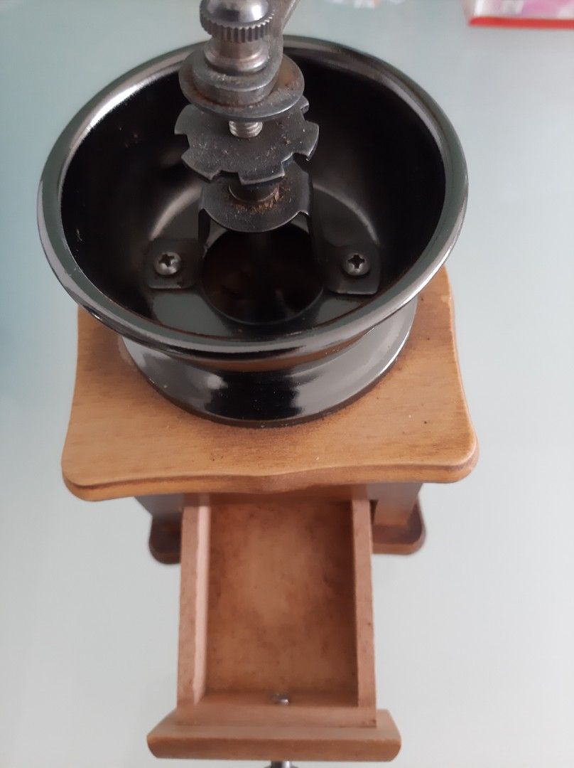 Manual Retro Coffee Bean Grinder, TV & Home Appliances, Kitchen