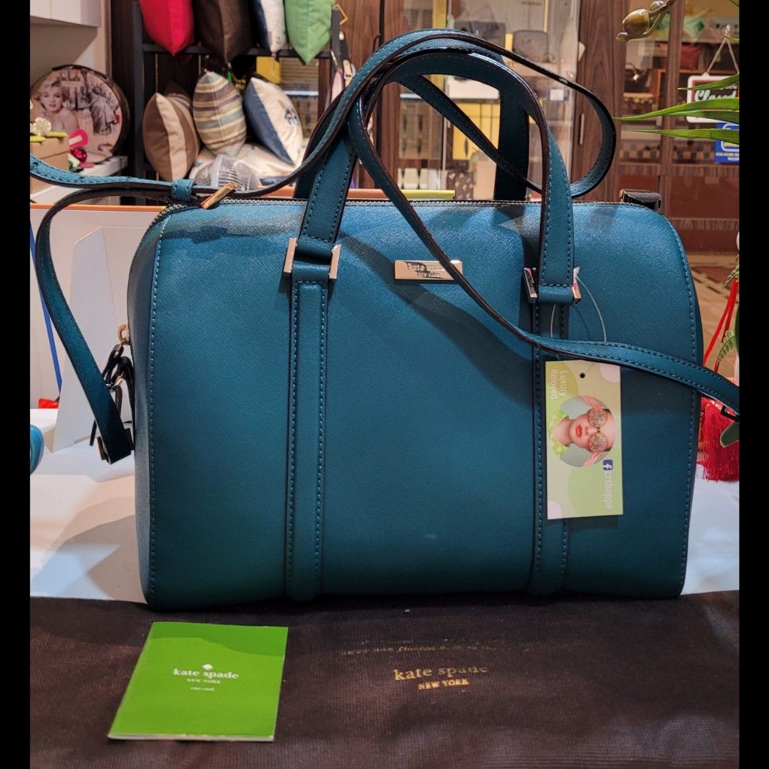 Kate Spade ♠️ Saffiano Leather Boston Sling Crossbody Handbag, Women's  Fashion, Bags & Wallets, Cross-body Bags on Carousell