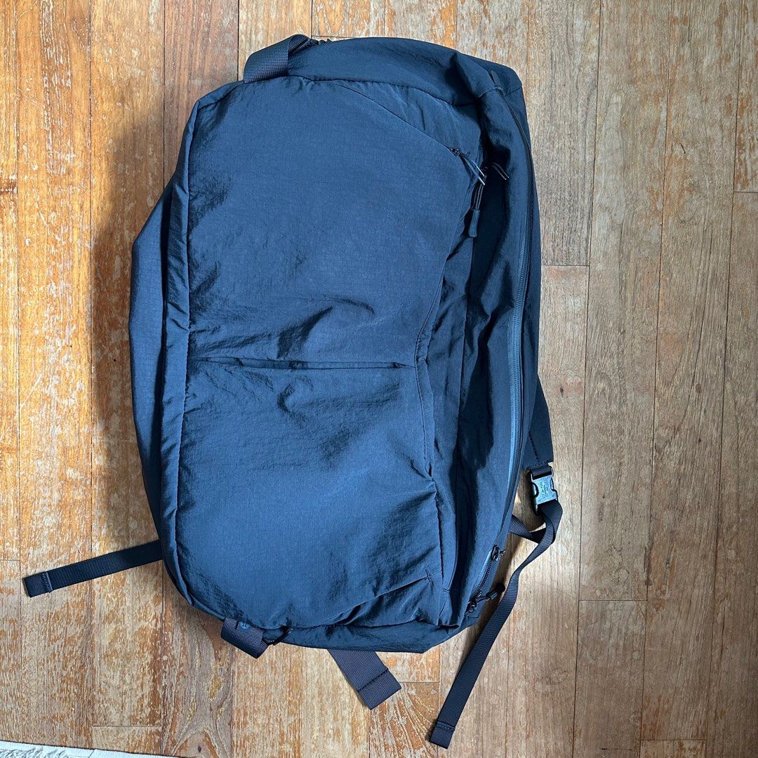 Cheapest lululemon lab Convertible Large Duffle Bag 29L, Men's Fashion
