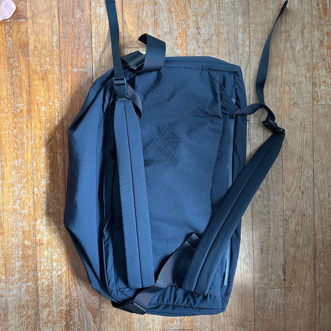 Cheapest lululemon lab Convertible Large Duffle Bag 29L, Men's Fashion