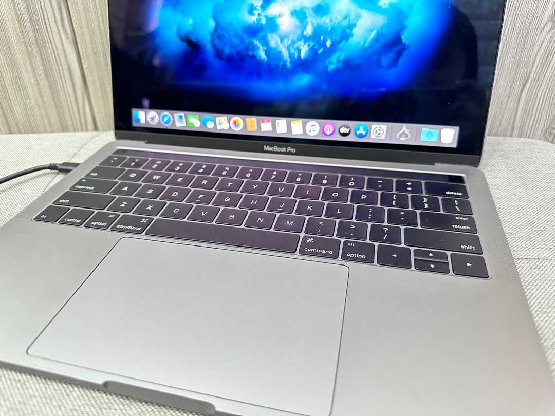 MacBook Pro2016年8+512gb 壞Touch Bar全功能正常保養三個月, 電腦＆科技, 手提電腦 - Carousell