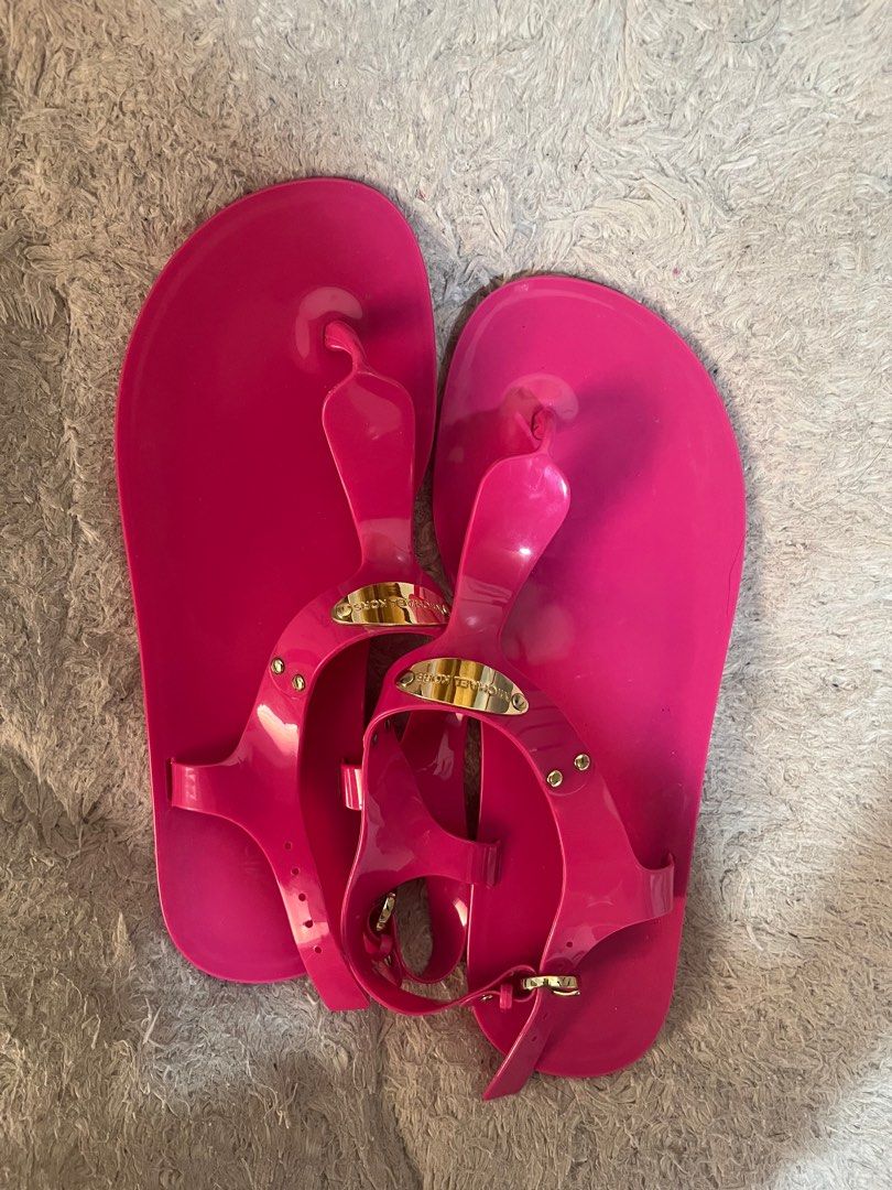 Michael kors pink jelly sandals hot sale