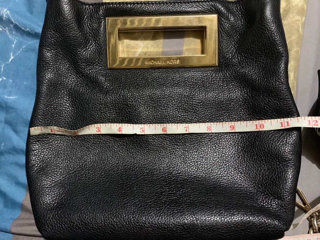 Mkk sling bag (Category: Luxury Bags & Wallets) located in San Juan City. Submitted by rvsouk (Listing ID 1215093293, Image 3). Description: .