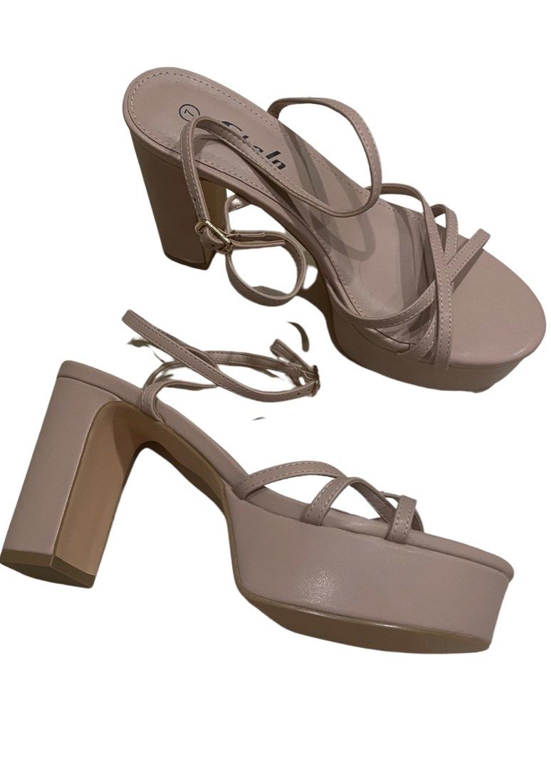 Nude wedges size 7, Women's Fashion, Footwear, Heels on Carousell