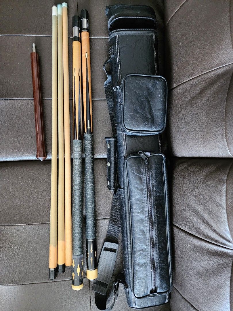 Pool sticks and Leather carrier case, Sports Equipment, Sports & Games