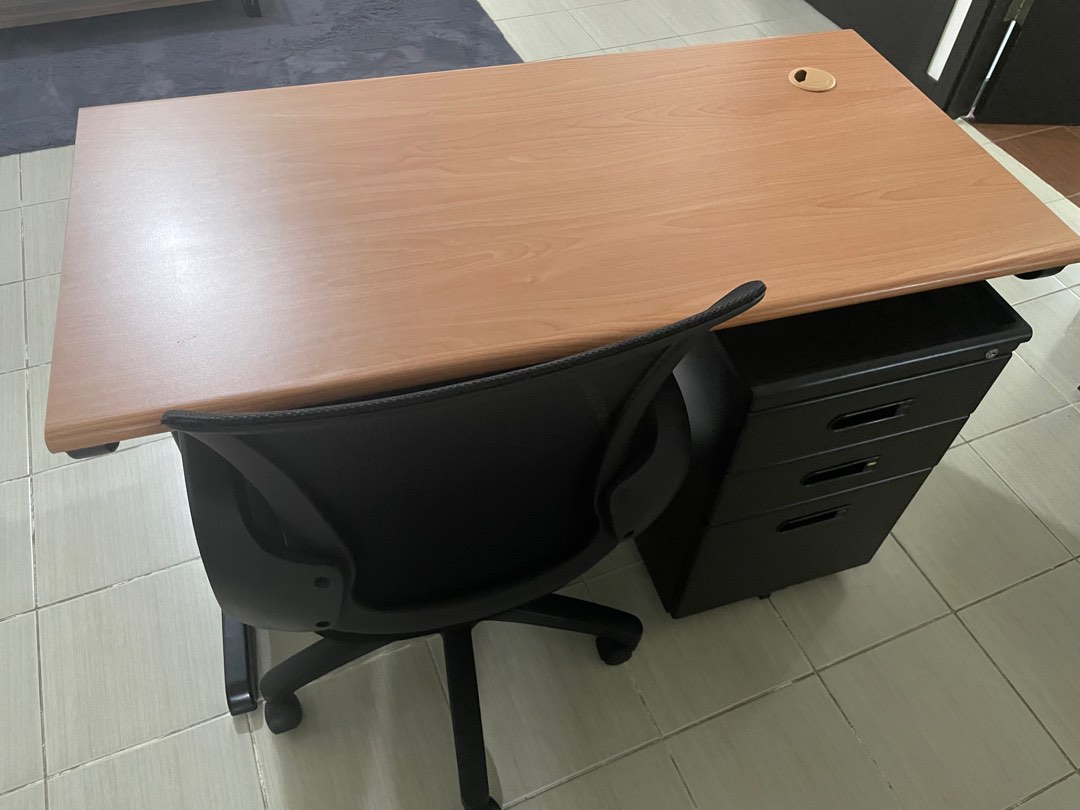 RUSH! only one is available! Office table 3 items Set, Furniture & Home