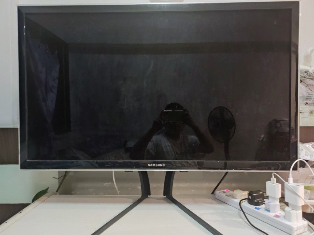 Samsung nonsmart TV, TV & Home Appliances, TV & Entertainment, TV on