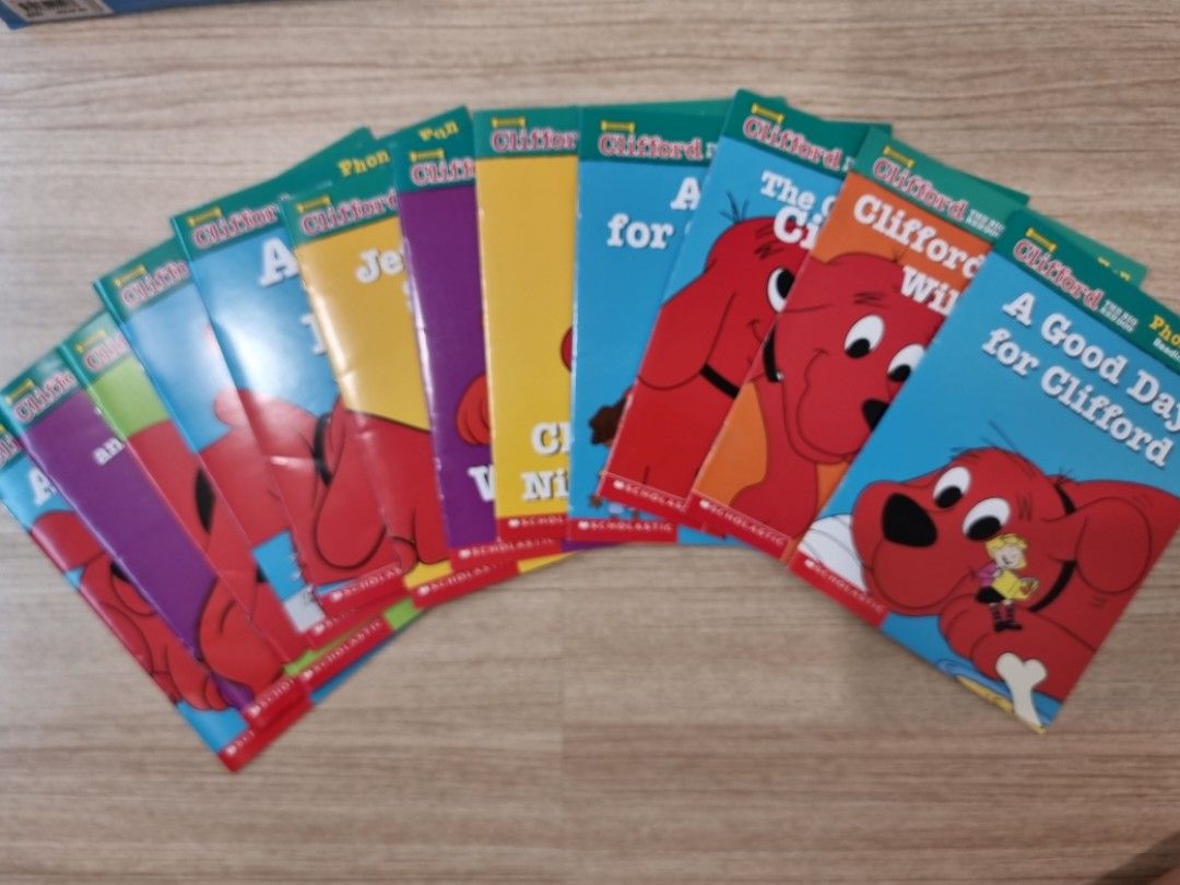 Scholastic Clifford The Big Red Dog: Phonics Fun Reading Program Pack 4 ...