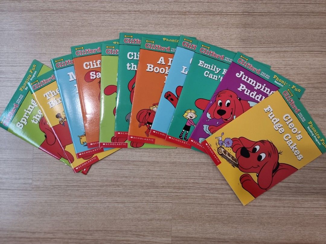 Scholastic Clifford The Big Red Dog: Phonics Fun Reading Program Pack 4