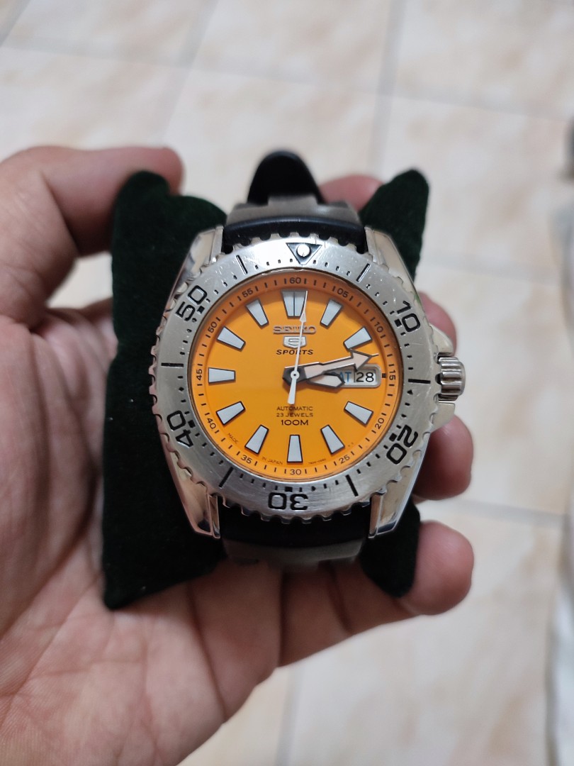 Seiko SKNJ 49, Men's Fashion, Watches & Accessories, Watches on Carousell