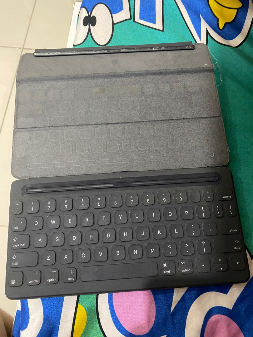 Smart keyboard 10.5, Computers & Tech, Parts & Accessories, Computer ...