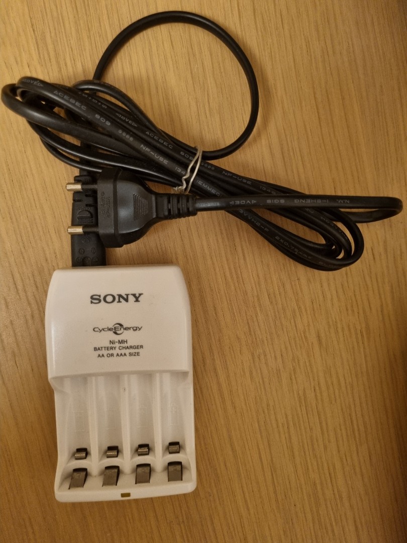 Sony Cycle Energy Ni-MH Battery Charger, Mobile Phones & Gadgets, Mobile &  Gadget Accessories, Power Banks & Chargers on Carousell
