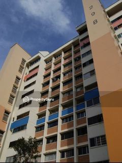 Chinese Couple Tampines room for rental