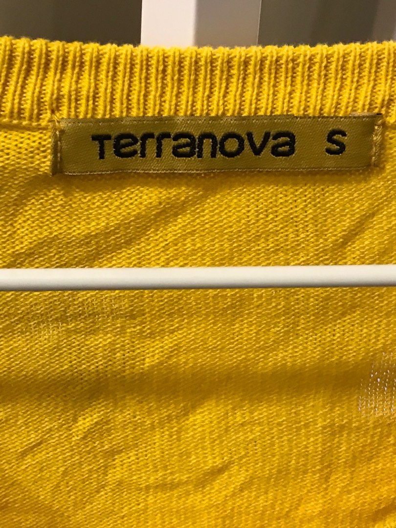 Terranova mustard sweater/ long sleeves (Category: Longsleeves) located in Cagayan de Oro. Submitted by declutterwithstef (Listing ID 1215108982, Image 3). Description: Used occasionally .