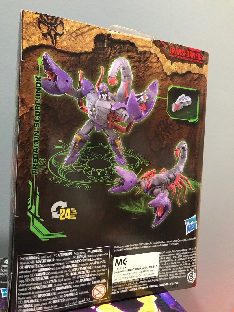 Transformers WFC Kingdom Predacon Scorponok (deluxe), Hobbies & Toys