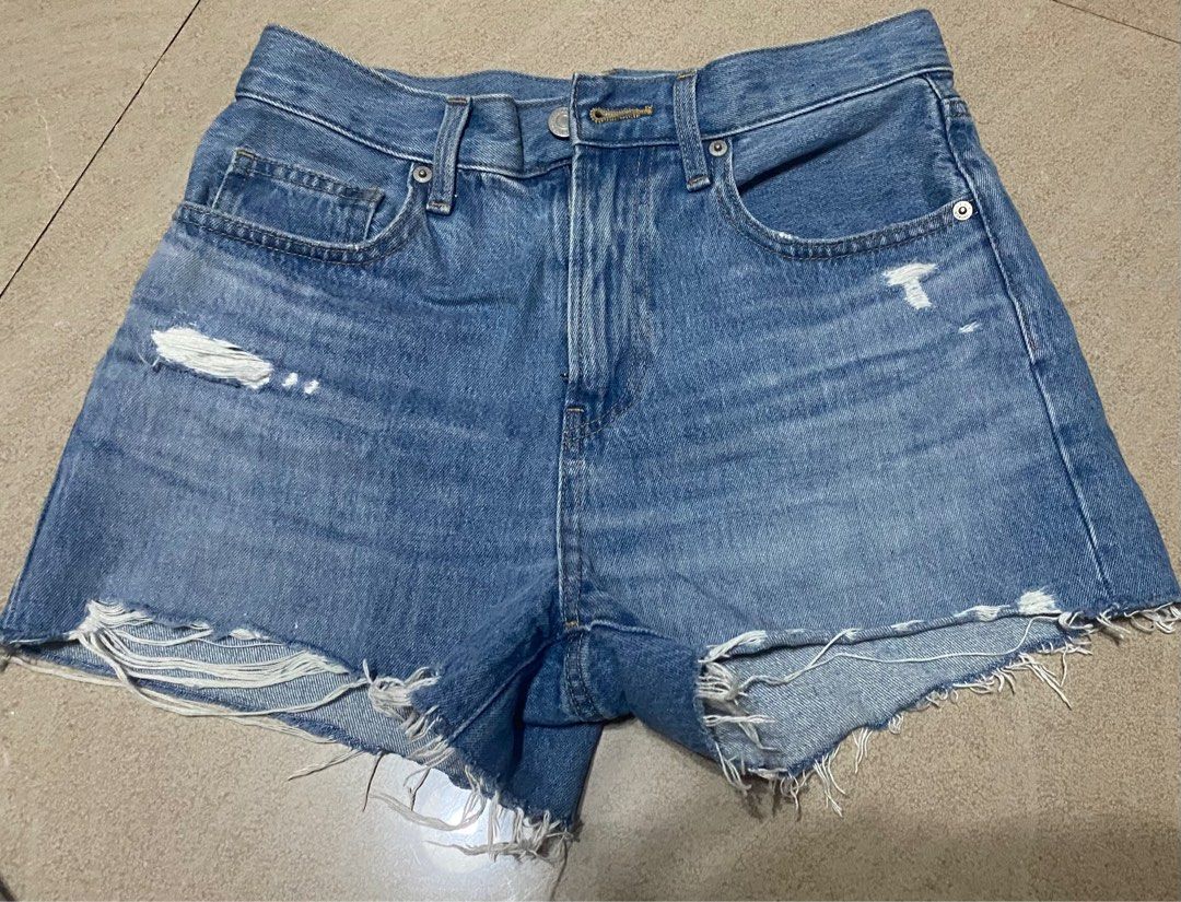 Uniqlo boyfriend denim shorts, Women's Fashion, Bottoms, Shorts on